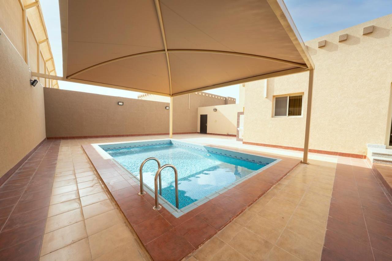 Mirada Gold Jizan - Resort & Private Pools Eksteriør billede A swimming pool in Al-Shaqra, Saudi Arabia