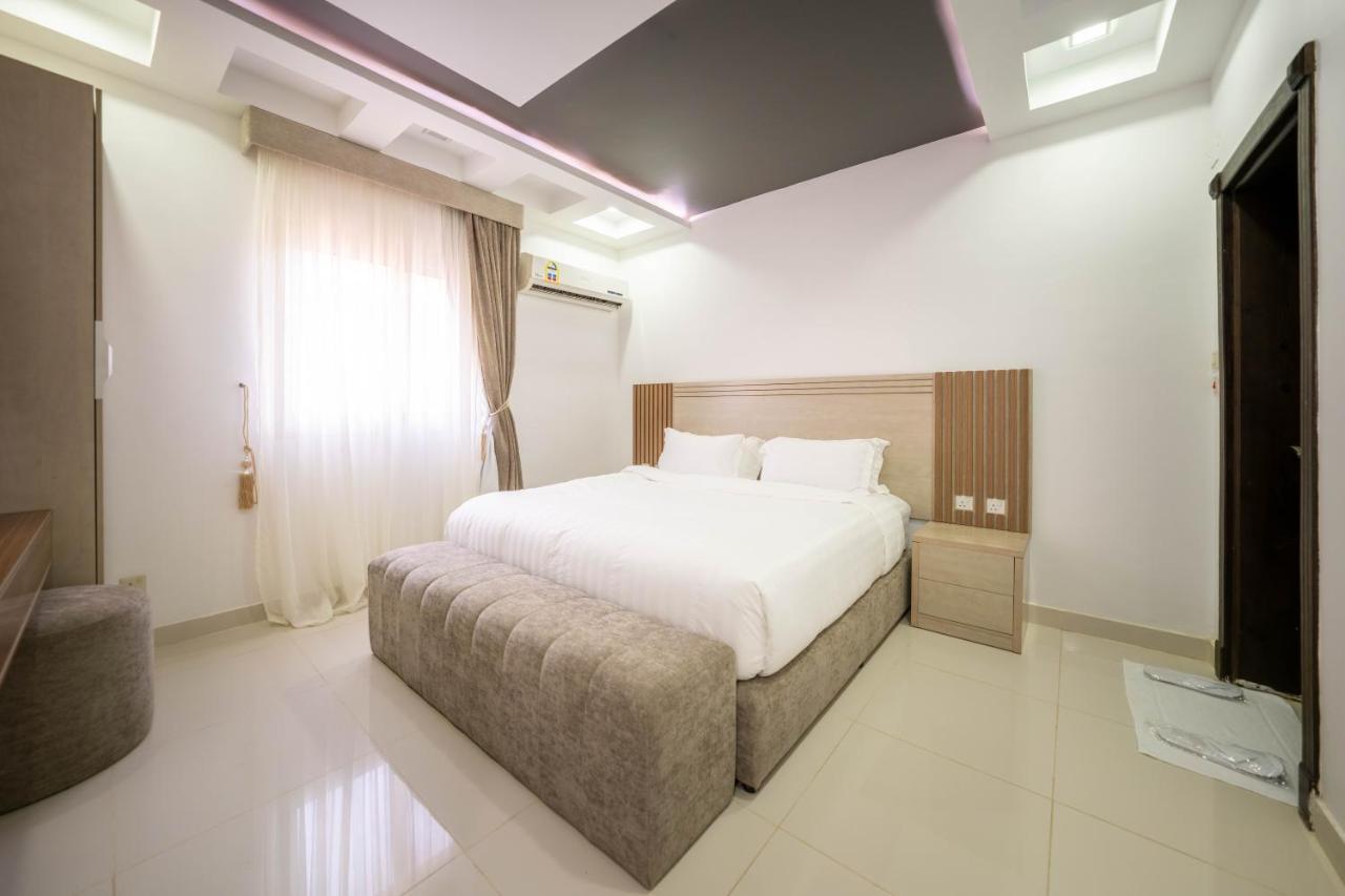 Mirada Gold Jizan - Resort & Private Pools Eksteriør billede A bedroom at the hotel