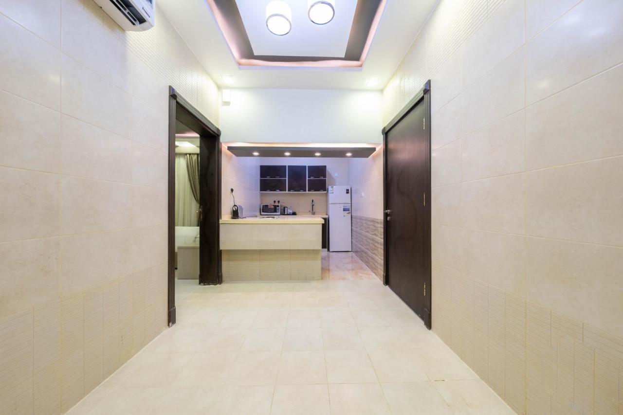Mirada Gold Jizan - Resort & Private Pools Eksteriør billede A typical studio apartment in Hong Kong