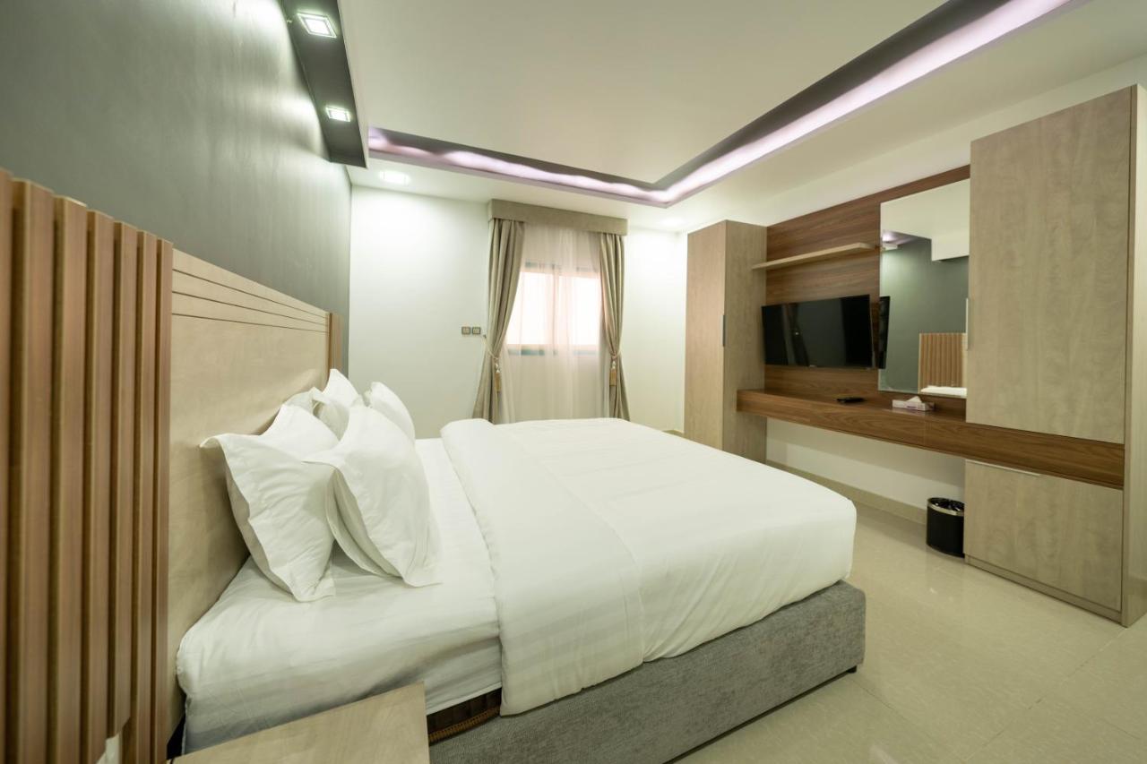 Mirada Gold Jizan - Resort & Private Pools Eksteriør billede A bedroom in a hotel